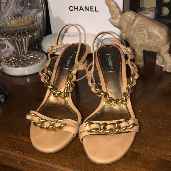 AUTH DOLCE & GABBANA Pebbled Leather Gold Chain Couture Heels - Picture 3 of 12